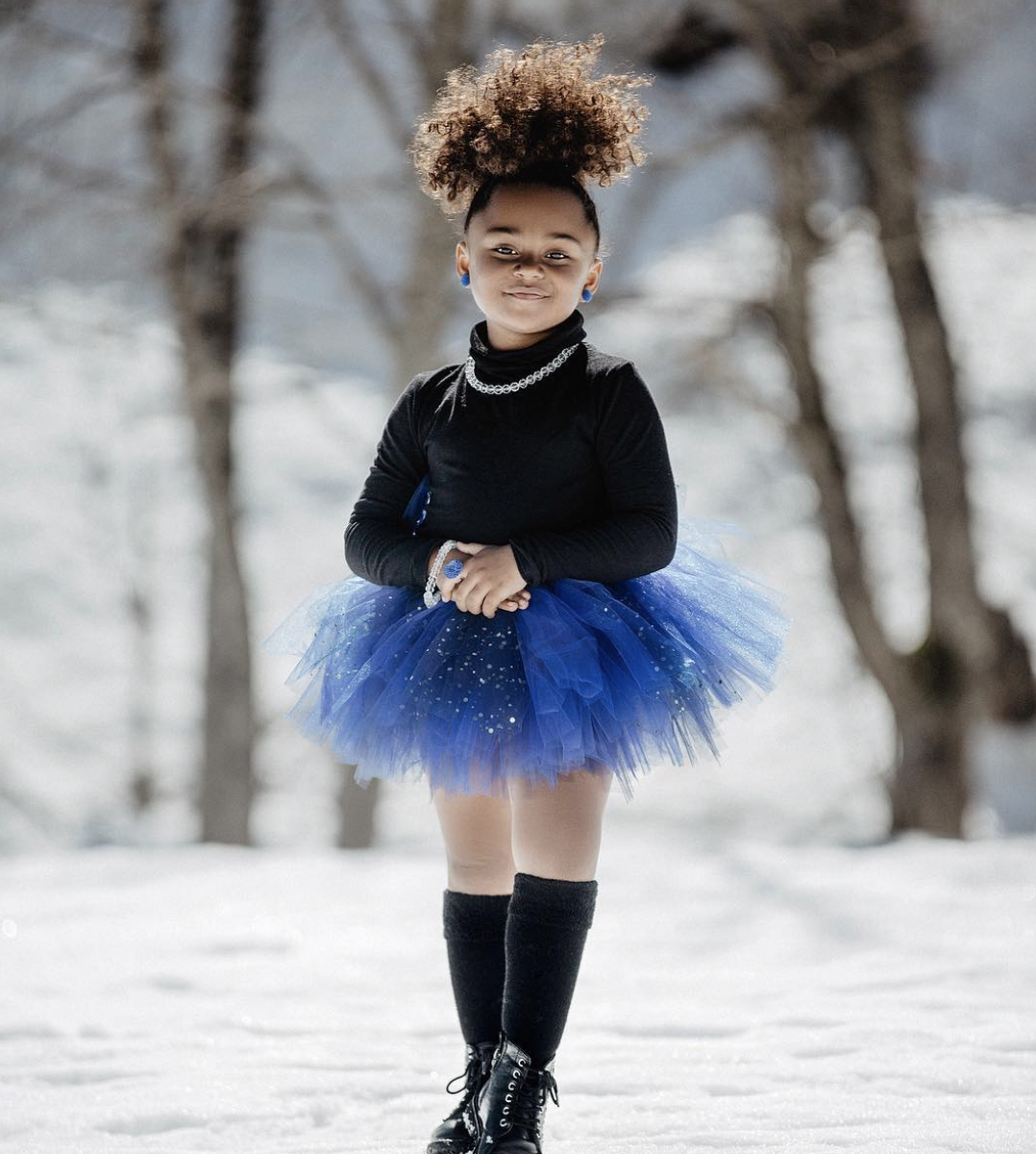 Roupa de sereia infantil., fantasia de festa para o dia das bruxas com tutu  de sereia floral e tiara sob o tema do mar.